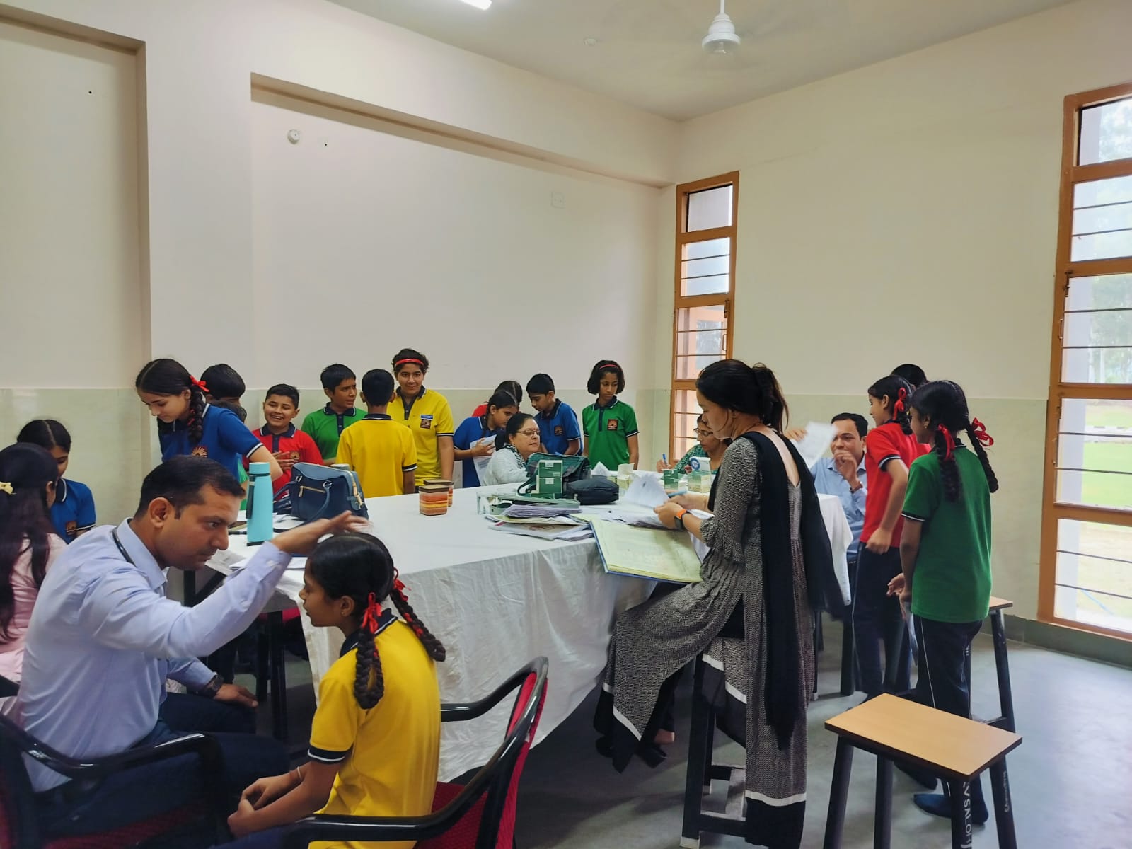 केवी सलोह में राष्ट्रीय बाल स्वास्थ्य कार्यक्रम में 655 बच्चों का जांचा स्वास्थ्य
